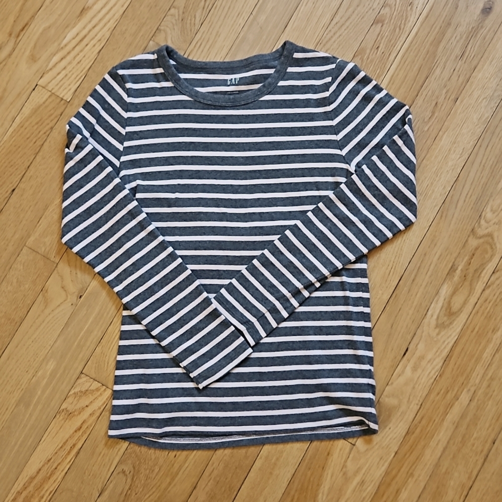 GAP striped top size MP